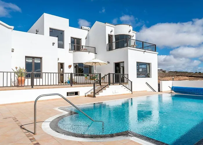 صورة El Mojon  Villa Montana Lanzarote - Large Private Pool - Sleeps 10