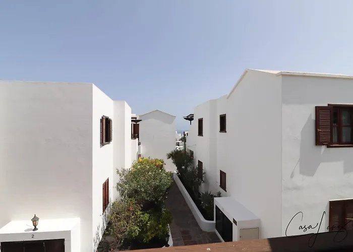Sunny Seaside Escape Cozy 1-Bed Holiday Let In Playa Honda Near To The Sea fotorgafie